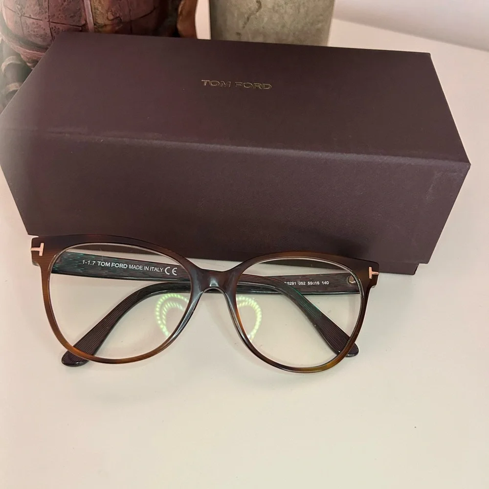 Tom Ford Women's Dark Havana Iridescent Glasses - Picture 10 of 15